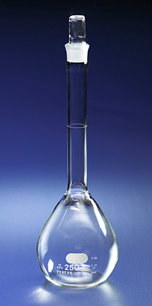 Flask, Pyrex, Volumetric, Class B, with Glass Stopper, 100 mL, Corning 5641-100.