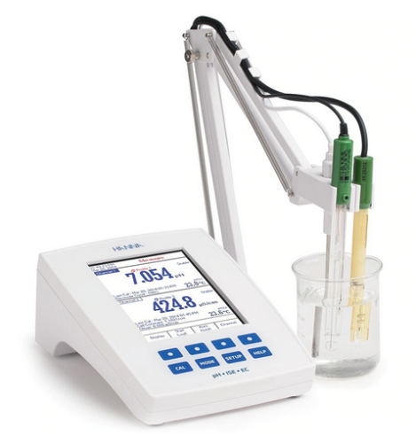 Multiparameter Meter, Benchtop Research Grade pH/mV/ISE & EC/TDS/Salinity/Resistivity with Electrodes, ATC and Extended Range, Hanna Instruments, HI5522-01