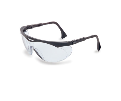 Safety Glasses, Uvex Skyper, Equipped with Side Shields, Plastic, Designed for Comfort and Will Fit over Eye Glasses, Supplied in Polyethylene Bag