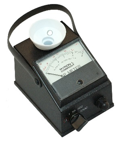 Myron L DS Meter Conductivity Meter, 0-10,000 MicroSiemens (or Micromhos)/cm, Becker Equipment, 512M10