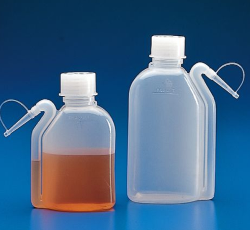 Wash Bottle, Squeeze with Integral Molded Dispensing Tip, Screwcap, Polyethylene, 250 mL, 10/CS, Globe Scientific, 601633