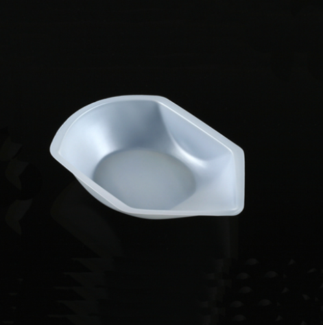 Weighing Boat, Plastic, with Pour Spout, Antistatic, 57 x 44 x 8 mm, PS, White, 10 mL, 8000/CS (32 Bags of 250), Globe Scientific, 3623