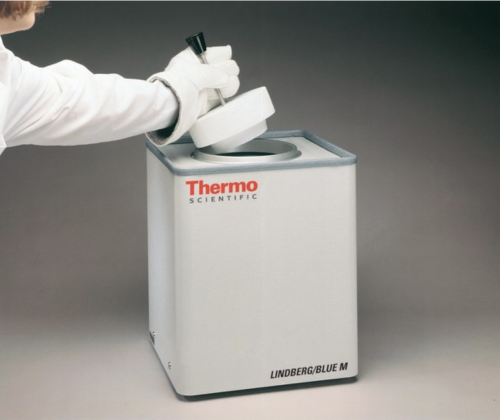 Crucible Furnace with maximum temperature ranges from 100 Degrees C to 1700 Degrees C, 240 V, 50/60 Hz